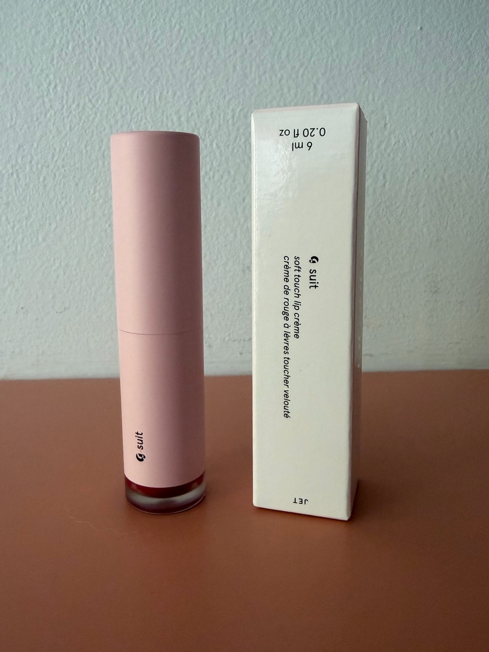 Glossier G Suit Soft touch lip crème BNIB - Jet (true blue-red)